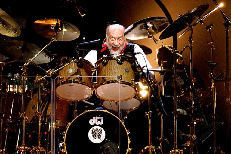Mick Fleetwood still has what it takes to beat out the blues